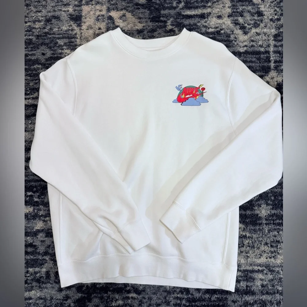Nike Graphic Crewneck for Sale! - Picture 1 of 2